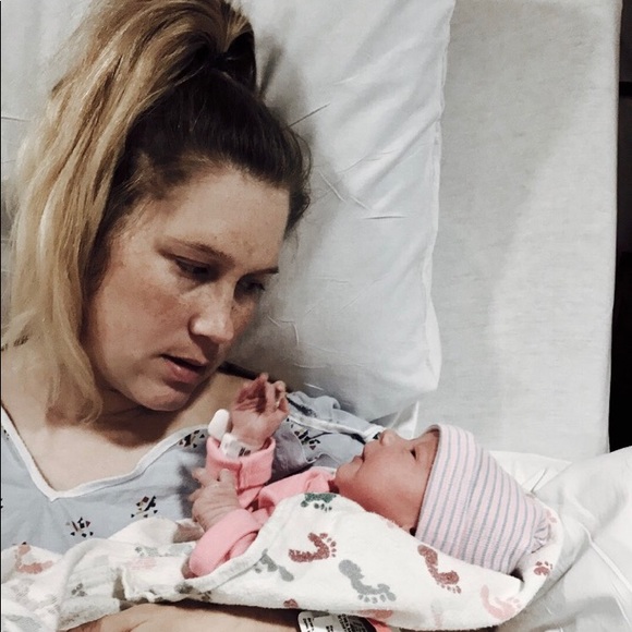 Hi I'm Lisa! POSHMARK AMBASSADOR - Picture 6 of 7